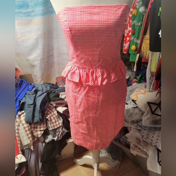 Lilly Pulitzer Fiesta Pink Gingham Lowe Dress Strapless‎  Peplum Ruffle  size 6 - Picture 1 of 6